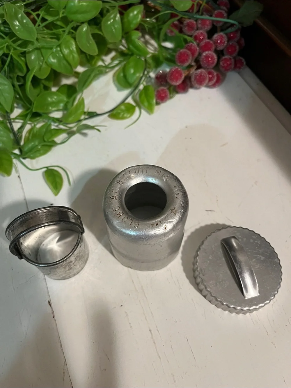 VTG Biscuit Cutters (3) - Globe “A1” Biscuit Mix Advertisement - Patent Pending